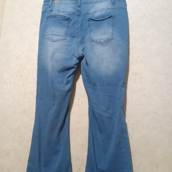 Women's Distressed Blue Jeans - Picture 13 of 13